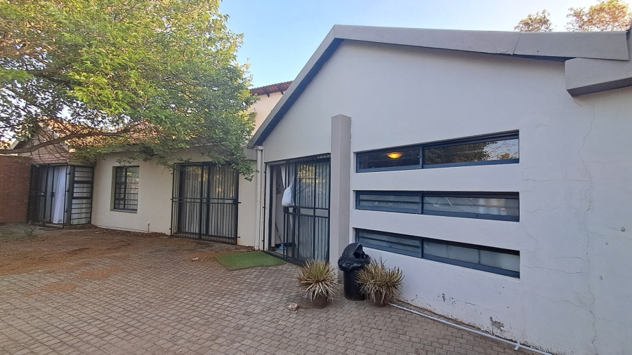 5 Bedroom Property for Sale in Heuwelsig Free State
